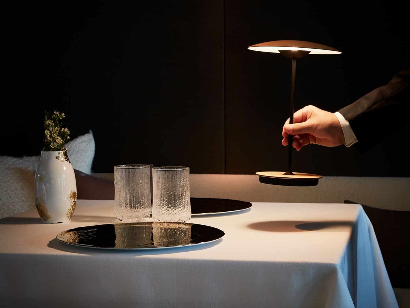 MARSET_LR_Ginger-portable-at-a-restaurant-2